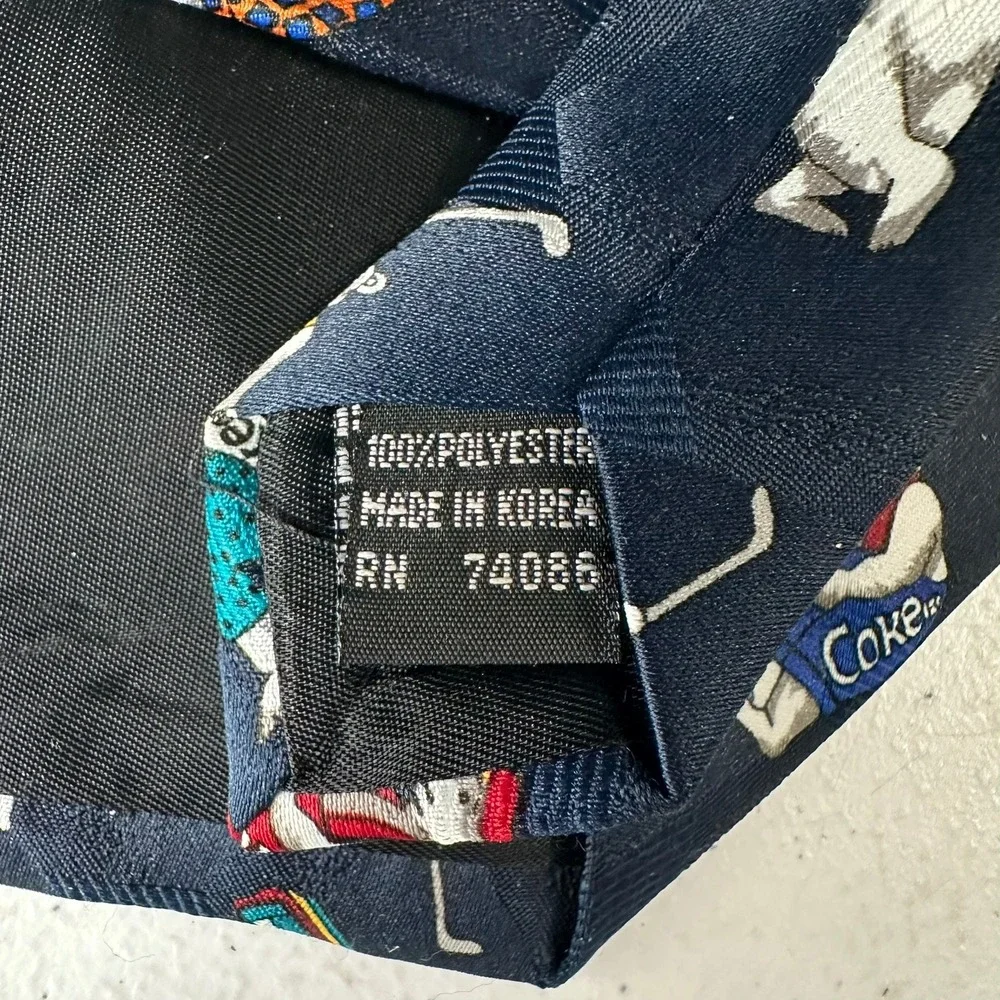 Coca Cola Mens  Golfing Polar Bear Novelty Necktie Tie Coke Quirky Collector Fun